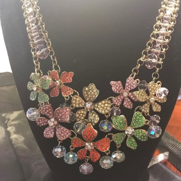 BETSEY JOHNSON 'Flower Boost' Floral Necklace - Picture 4 of 4